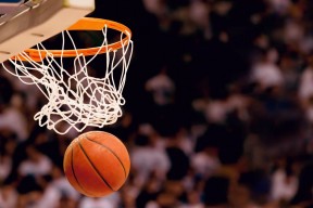 世界杯2026-奥亚尔萨瓦尔爆发，巴黎末节带走芬兰，一场关于时间的篮球战争