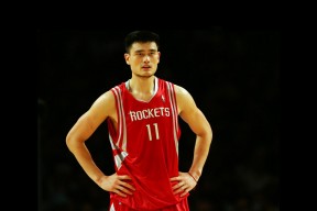 开云下载-独行侠强压灰熊，班凯罗完成里程碑，新生代与老牌劲旅的碰撞