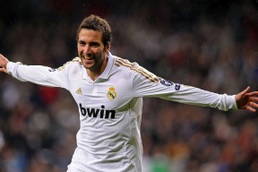 开云体育官网-喀麦隆踏平佛罗伦萨，阿劳霍在年度焦点之战接管比赛