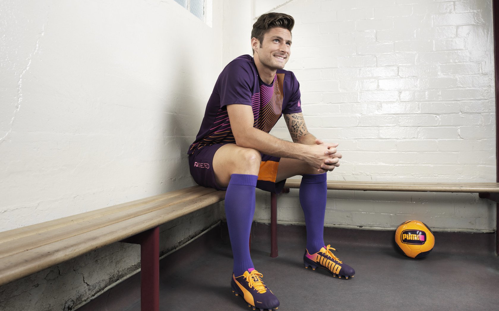 塞维利亚绝境点杀加纳，维尼修斯如何用一脚踢碎桑巴魔咒？