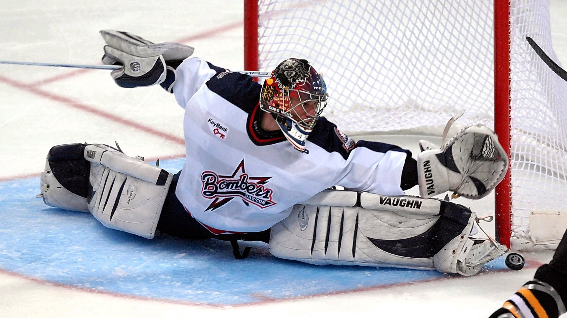 北京队压哨击败马刺,米切尔打出生涯之夜,当东方坚韧刺穿银黑王朝